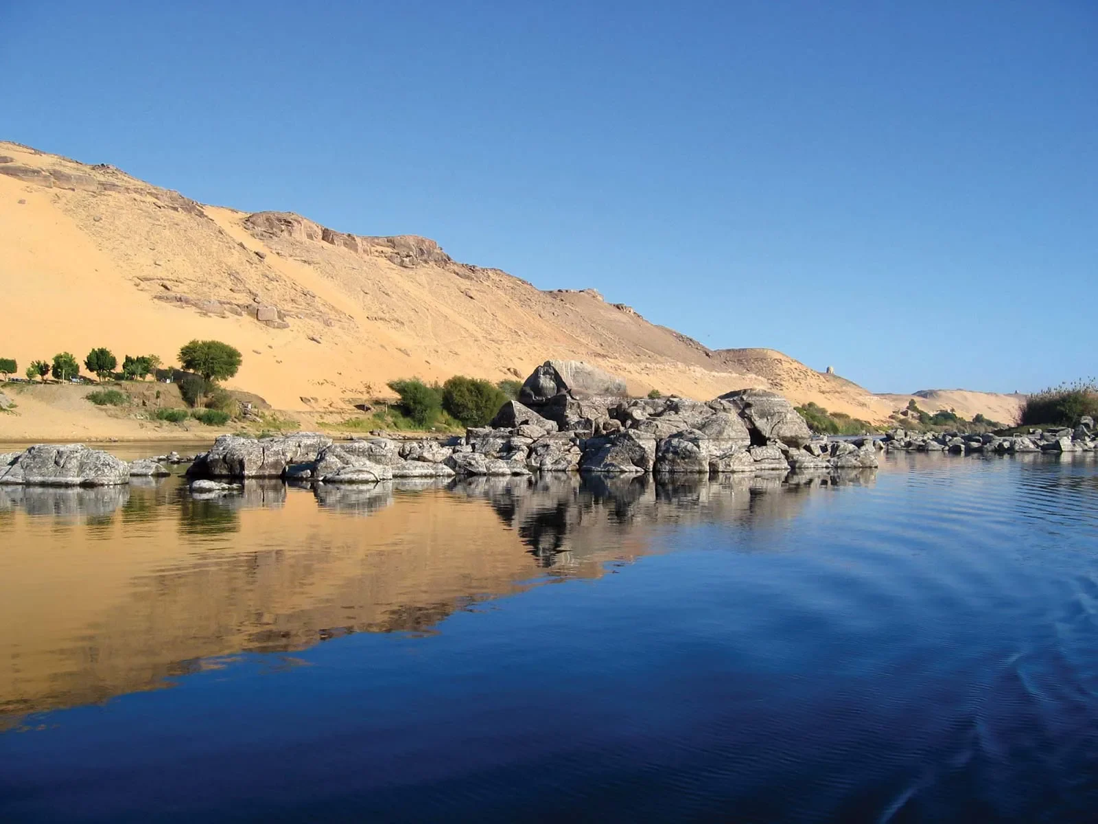 Sand-dunes-Nile-River-Egypt